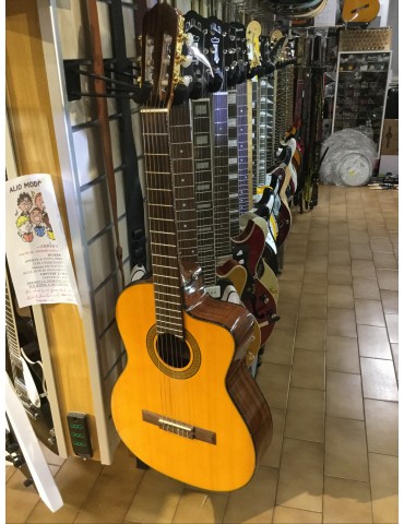 Takamine eg124c CHITARRA CLASSICA ELETTRIFICATA NATURALE