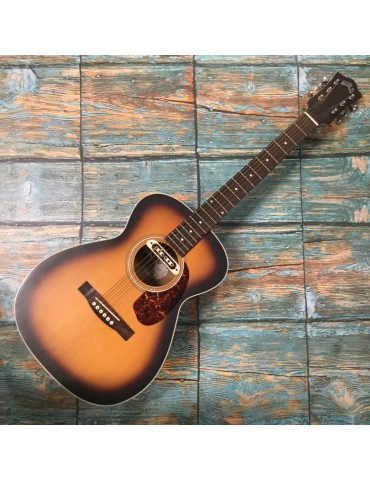 Guild CHITARRA ACUSTICA FOLK M-240E TROUBADOUR VSB W/B 3831404837